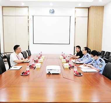 東莞市公安局寮步分局領(lǐng)導來司走訪